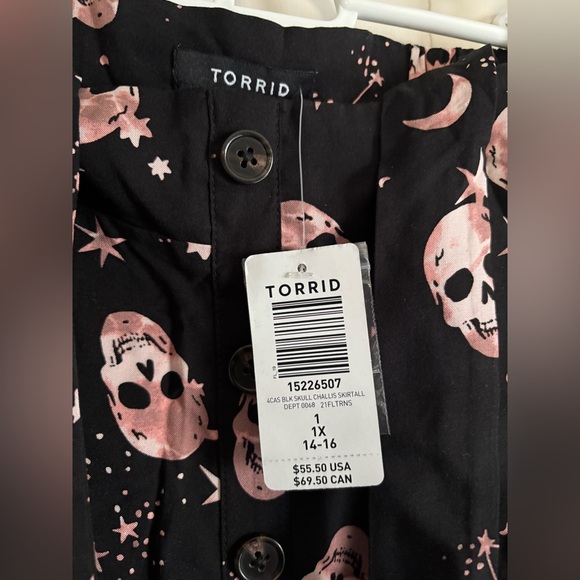🆕 Torrid Mini Challis Skull Skirtall size 1 - Picture 9 of 9